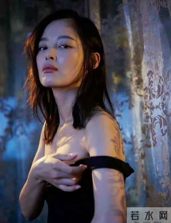 辛芷蕾内衣写真，性感火辣