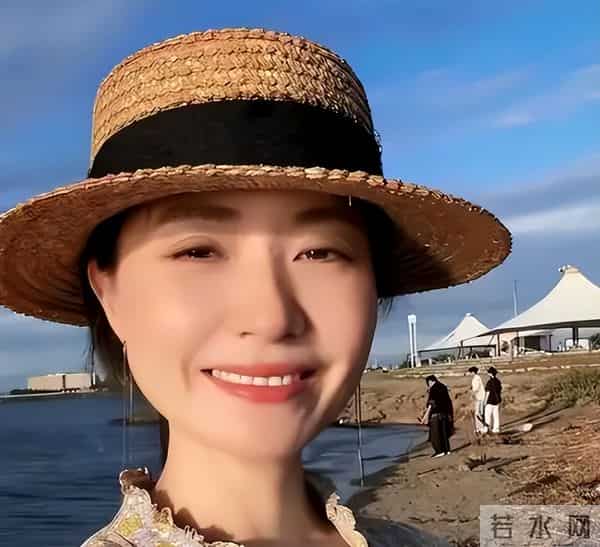 28岁从央视辞职，39岁移居日本，大赞比国内好，如今她过得怎样了