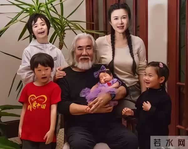 嫁大31岁“爹系老公”,连生3子的杜星霖,狐狸尾巴终于藏不住了