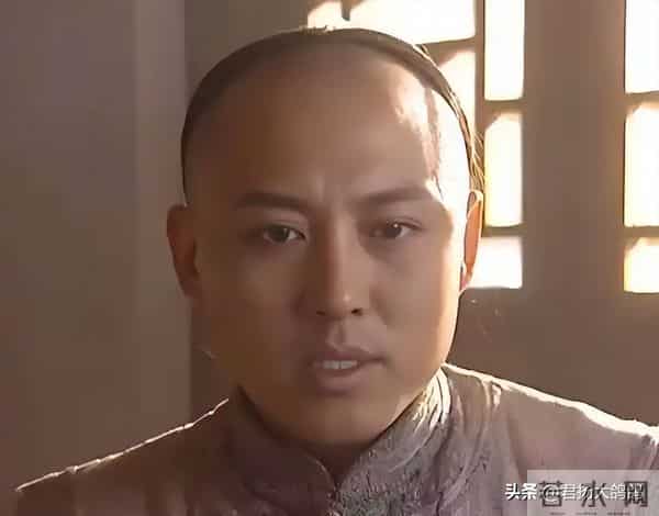 他是红楼第一美男,62岁住豪宅享天伦之乐,被家里仨女的“拿捏”