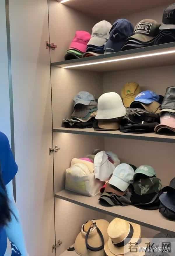 王灿晒胖了16斤自拍照!肚子赘肉藏不住,杜淳忙帮搭配衣服好奢华