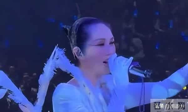 一场慈善晚会，戳穿曾志伟在香港的真实地位，原来谭咏麟没说错