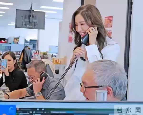 这么多年了，能让李嘉欣死心塌地的，也只有许晋亨一个人