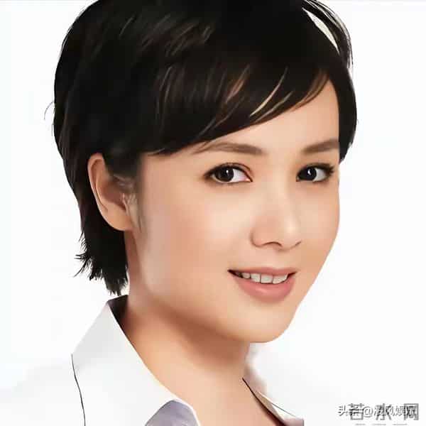 59岁蒋雯丽现状，淡出娱乐圈，定居英国，成为婚姻中真正的赢家