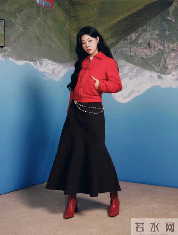 19岁沈佳润再登封面，“最丑星二代”穿上丑衣服，意外讨喜又好看