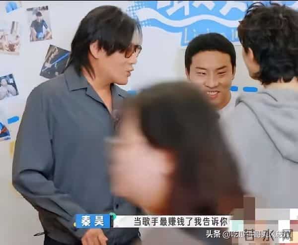 笑喷了!秦昊真有福,伊能静旺他,继子恩利也旺他