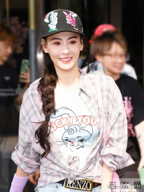 与谢霆锋分开14年后，45岁张柏芝高调官宣喜讯，原来一切早有预兆