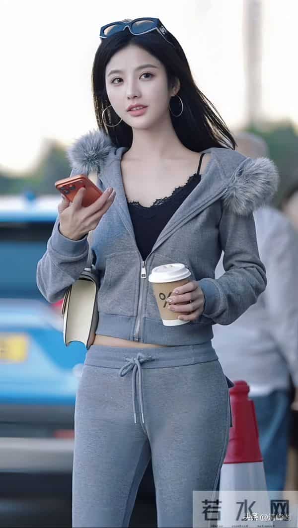 亚洲小姐港区冠军高文君：温婉典雅的脸，明艳动人的身段。