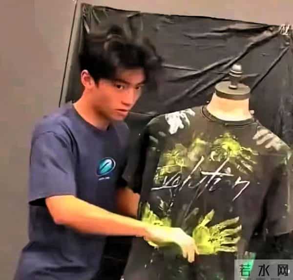 谢霆锋把重心放回俩儿子!和王菲13年感情,终究抵不过血浓于水