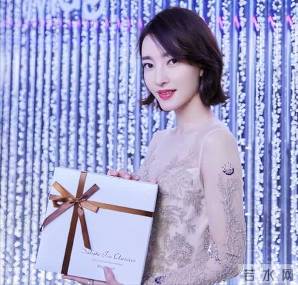 诈骗14亿，看到金条法拉利被拍卖，才懂王丽坤夫妇的生活有多奢靡