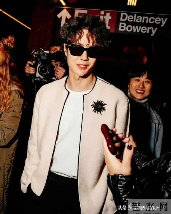 这一夜，辛芷蕾摩登优雅，王一博冷脸扮酷，权志龙鬼迷日眼仪态差