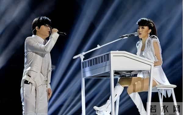 看破不说破,“手表风波”5个月后再看曾毅和玲花,答案一目了然