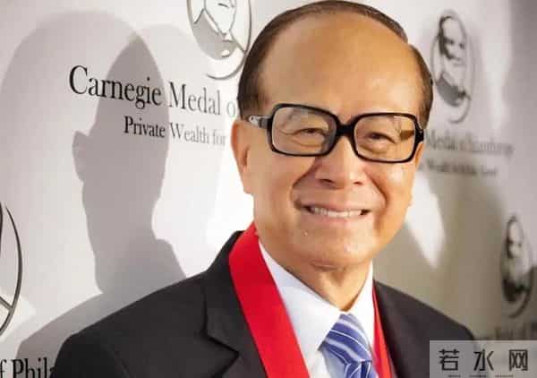 97岁的李嘉诚没想到，一场大火，让所有人看清了他的“真面目”