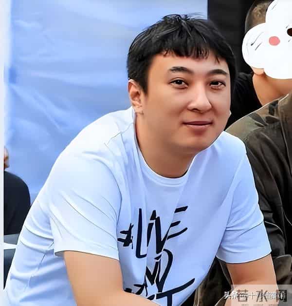 与王思聪分手，黄一鸣被传“怀孕” 有新男友后的发言全是“内涵”