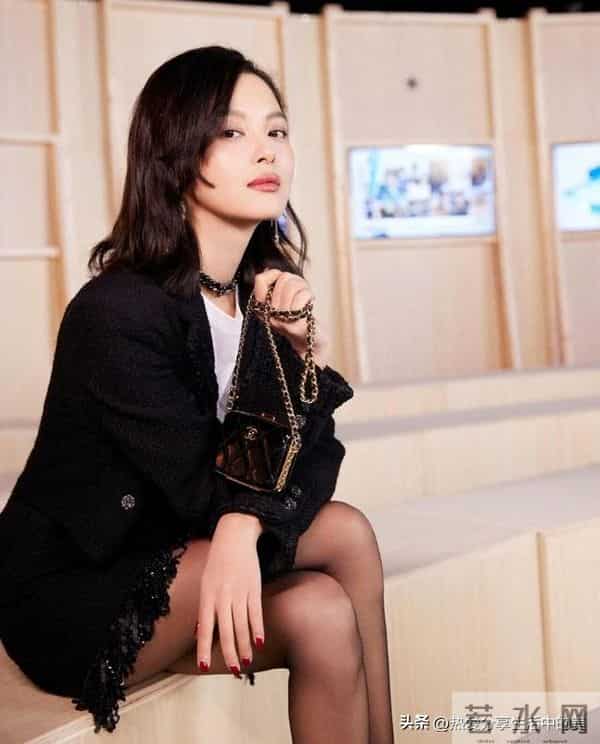 辛芷蕾~清晰透亮的黑色丝袜