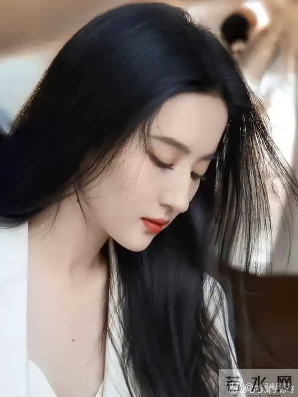刘亦菲的美,清冷仙气,美得人不敢靠近