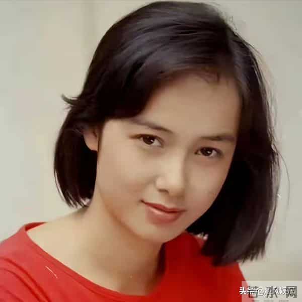 59岁蒋雯丽现状，淡出娱乐圈，定居英国，成为婚姻中真正的赢家