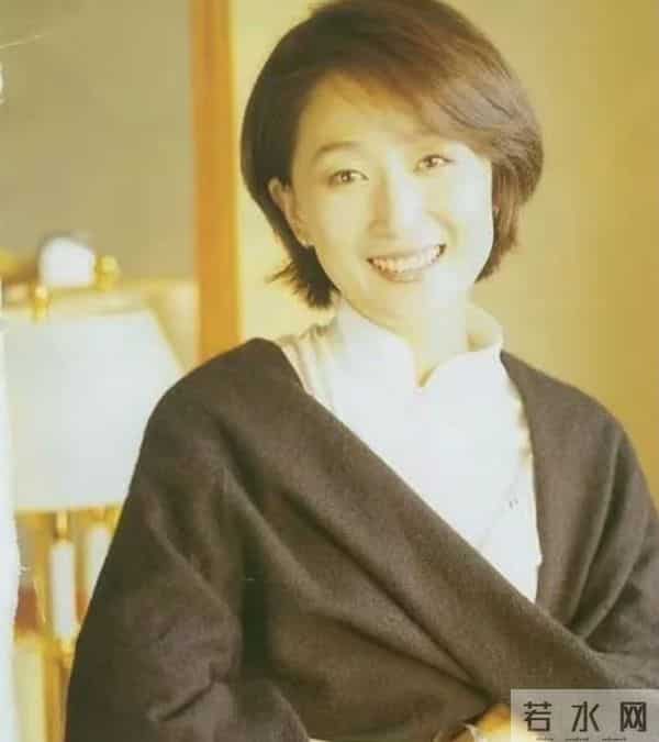 61岁的她与51岁钟汉良演母子,未婚未育寡欲脸成刻薄妈妈专业户