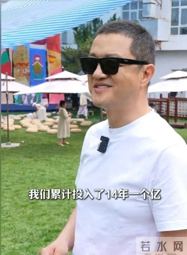 王菲也没想到，负债累累的前夫李亚鹏，竟靠着两个举动口碑暴涨