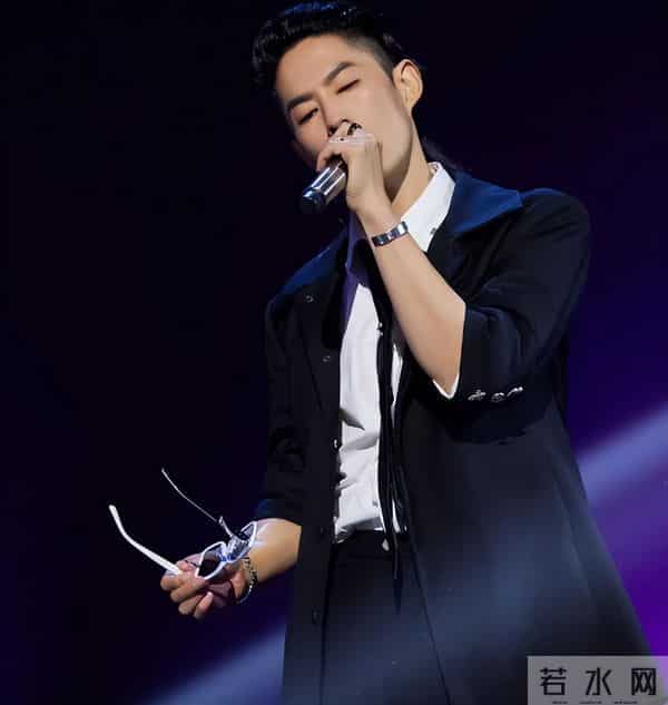 47岁尖嘴猴腮暴瘦脱相的吴建豪，终走上大S老路，给内娱提了个醒