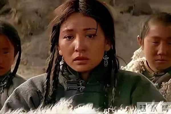 原来他俩是夫妻，29岁获双料影后，婆婆是老戏骨，丈夫是知名男星