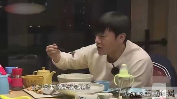 笑喷了!秦昊真有福,伊能静旺他,继子恩利也旺他