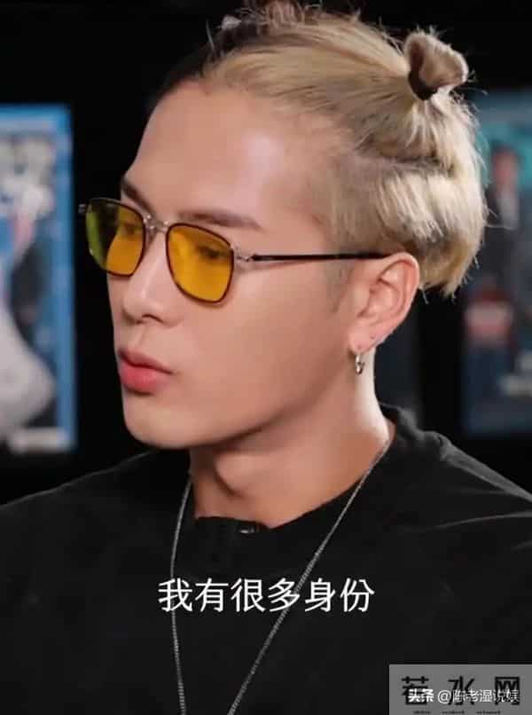 王嘉尔不再隐瞒！主动坦言如何解决生理需求，刘嘉玲说的一点没错