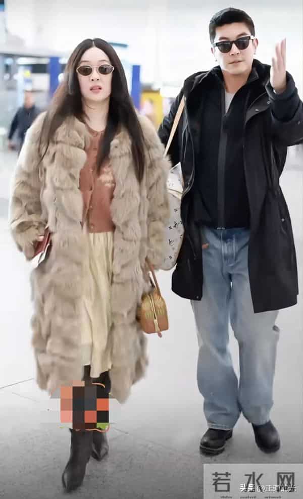 霍思燕穿几十万皮草国外度假 160斤像李湘 尴尬捂嘴笑 杜江像助理