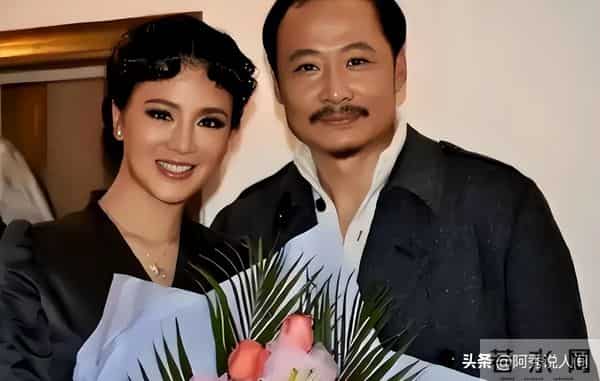 冤枉前夫出轨31年,金鸡奖评委兼影后大翻车!儿子都不是亲生的