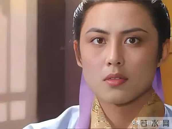 他是红楼第一美男,62岁住豪宅享天伦之乐,被家里仨女的“拿捏”