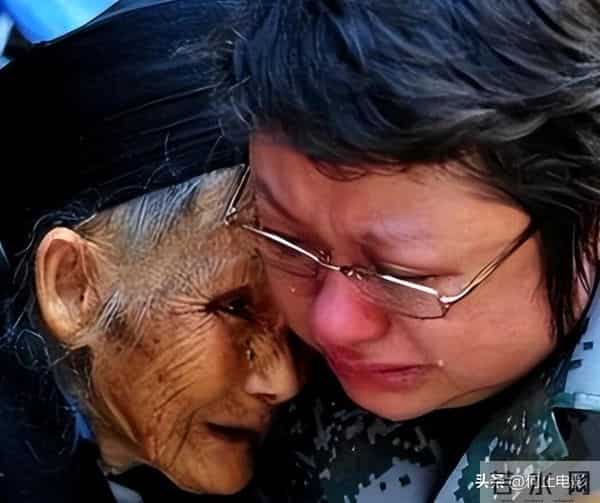 韩红亲爹身份曝光,两重身份反差巨大,难怪没人敢惹她!