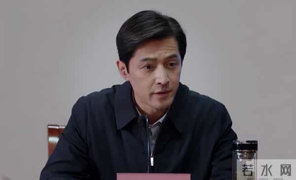 眼里没光了！47岁薛佳凝断崖式衰老，和高调秀二胎的胡歌两个画风