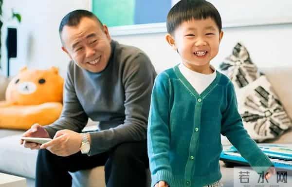 再多钱有什么用?潘长江女儿如今的现状,给所有父母提了个醒