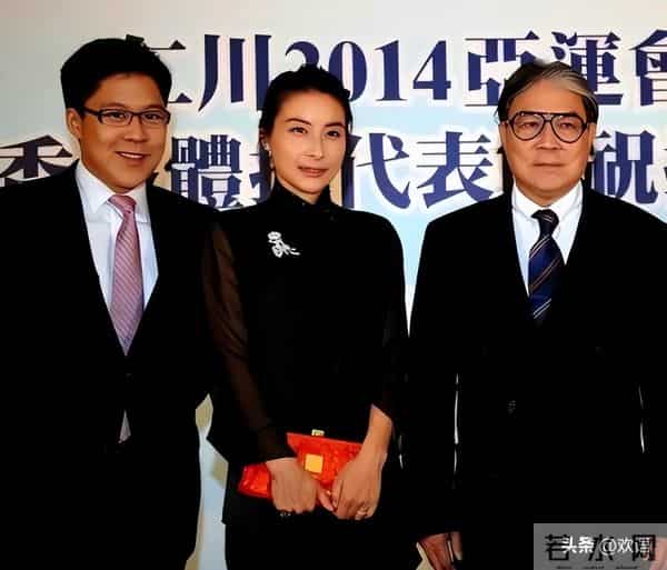 霍启刚也没想到，他79岁的父亲霍震霆，如今还能再为霍家“争光”