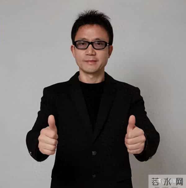 写歌30年穷困潦倒，前妻失望选择离婚，谁料51岁靠一首歌一夜成名