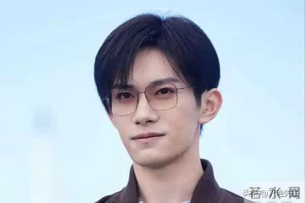 陪玩陪睡根本不够!王晶再曝“圈中内幕”,影帝易烊千玺也被牵连