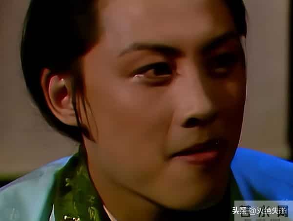 他是红楼第一美男，今62岁享受天伦，住豪宅被家里仨女的“拿捏”