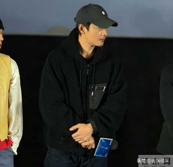 婚变传闻不到半月,罗晋近照曝光形象大变,恶心的一幕却发生了