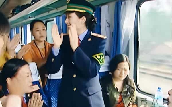 权色交易、陪睡上位，她压根不沾边，简直是娱圈的一股“清流”