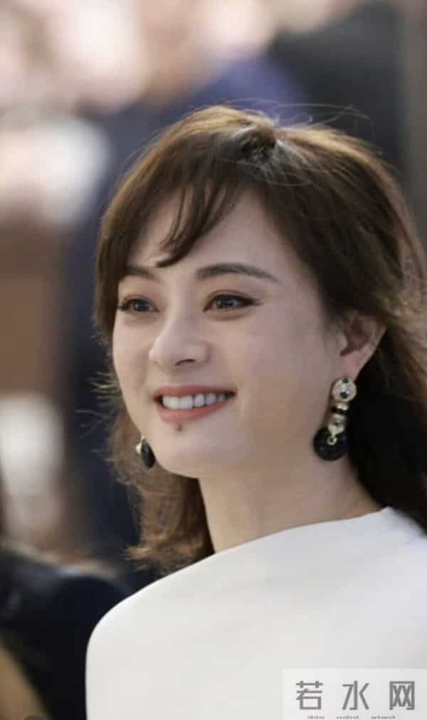 张艺谋没说错,看似“不合群”的孙俪,是娱乐圈真正的“聪明人”