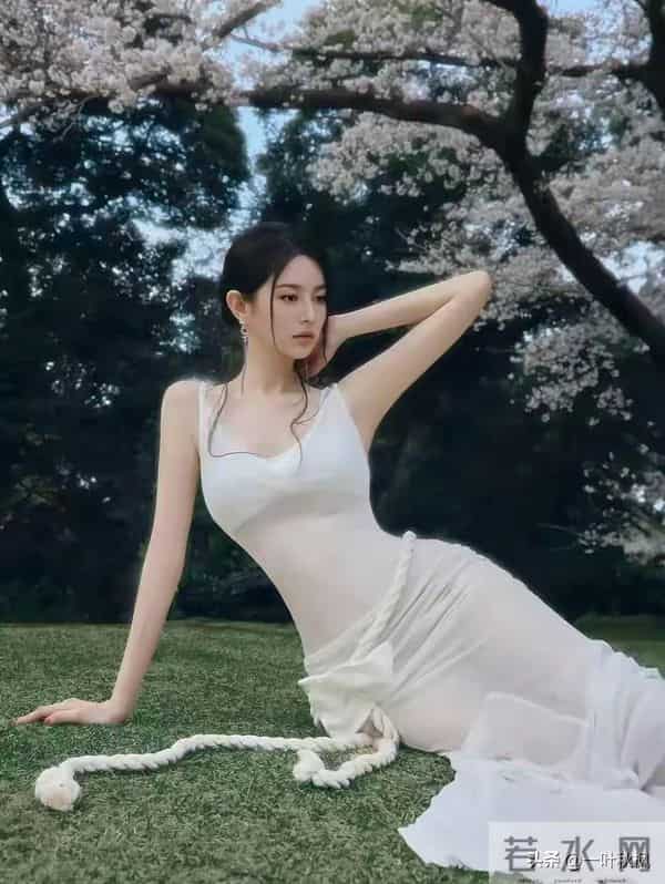 陈雅欣-身材和颜值太扛打了,性感身材搭配神仙颜值,楚楚动人。