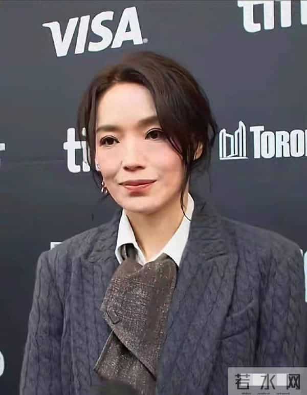 这才是舒淇真容，苹果肌下垂，眼睛无神，法令纹也很深！