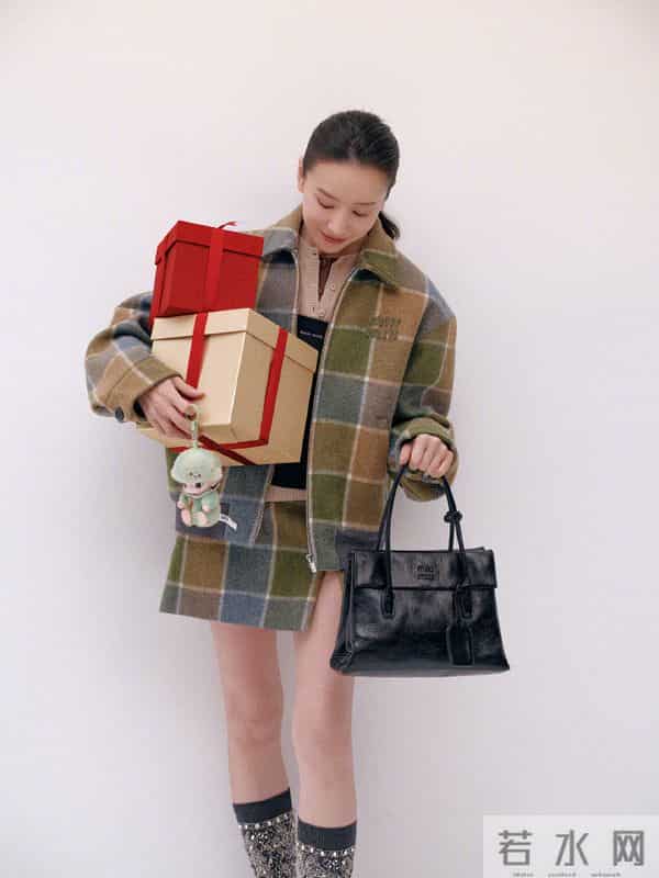 董洁阿姨品牌代言写真,韵味十足