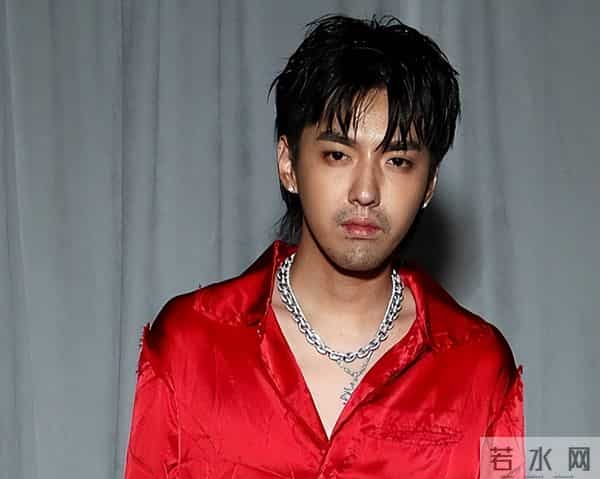 被判入狱只是冰山一角!法院出手，吴亦凡再迎噩耗，表哥也被牵连