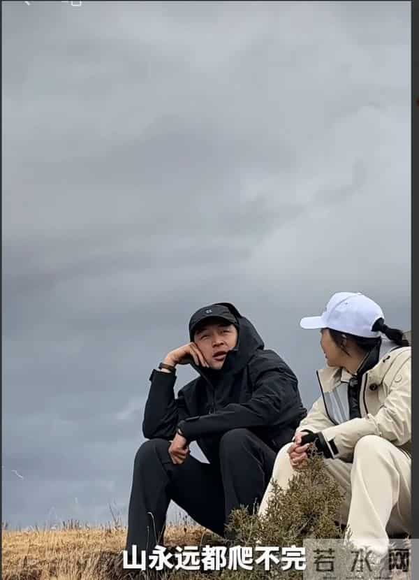 胡歌厨艺不错，亲自为田朴珺做红烧肉，自曝女儿爱吃蛋糕这一类