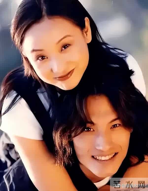 曾与孔琳同居，和柯蓝恋爱，却悄悄娶圈外美女，如今51岁过得如何