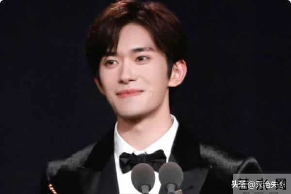 陪玩陪睡根本不够!王晶再曝“圈中内幕”,影帝易烊千玺也被牵连