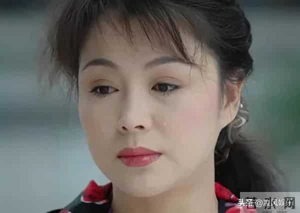 19岁嫁豪门,20岁生儿子,月子没坐完就逃离豪门,如今过得如何了