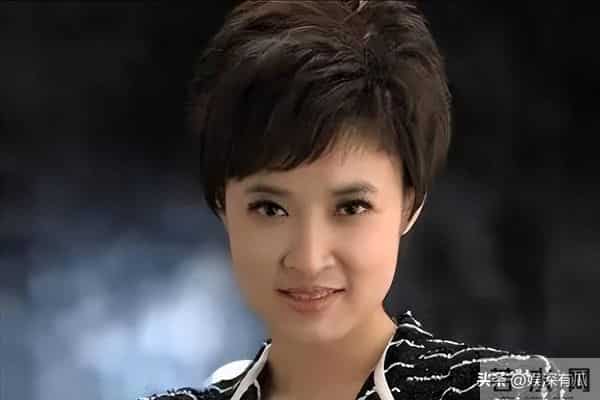 央视著名主持人桑晨，原来是这位大明星的后代，难怪长得这么好看