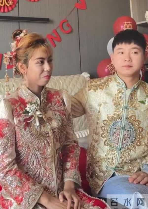 东北外卖小哥恋上印尼美女,认识20天就奔现,见面一个月就闪婚!